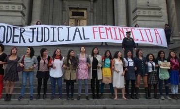 &ldquo;El padre de familia es el gran criminal del siglo&rdquo; y lo democr&aacute;tico su juez encubridor.
