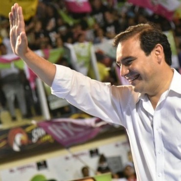 Vald&eacute;s quiere peronizar su gesti&oacute;n.