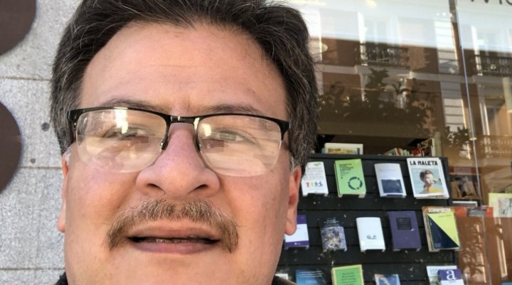 Un Ministro del Superior Tribunal de Justicia de Corrientes haciendo compras por Madrid.