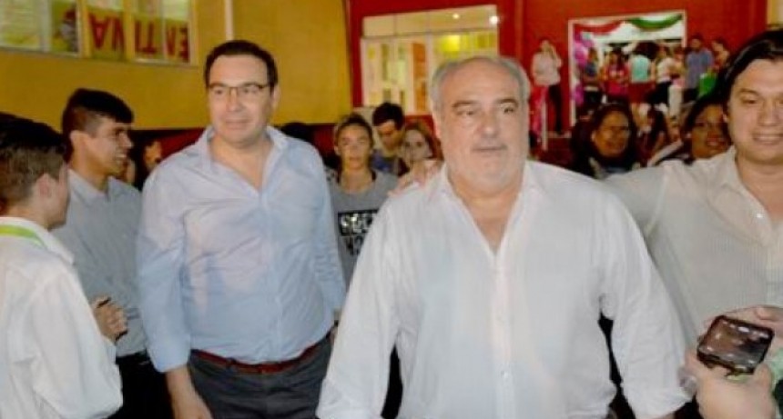 La prueba m&aacute;s efectiva de que el gobernador carece de poder es que no existe la oposici&oacute;n.