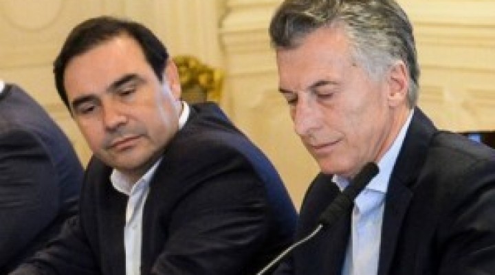 Macri se re&uacute;ne con Gustavo Vald&eacute;s.
