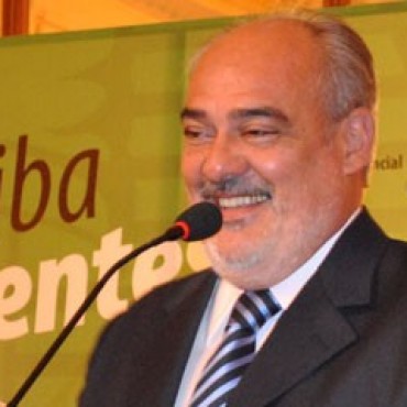 Los que ayer no quer&iacute;an la reelecci&oacute;n de Tato, son los que hoy quieren la de Colombi y los que no quieren hoy la reelecci&oacute;n de Ricardo, son los que querr&aacute;n ma&ntilde;ana la de Camau.