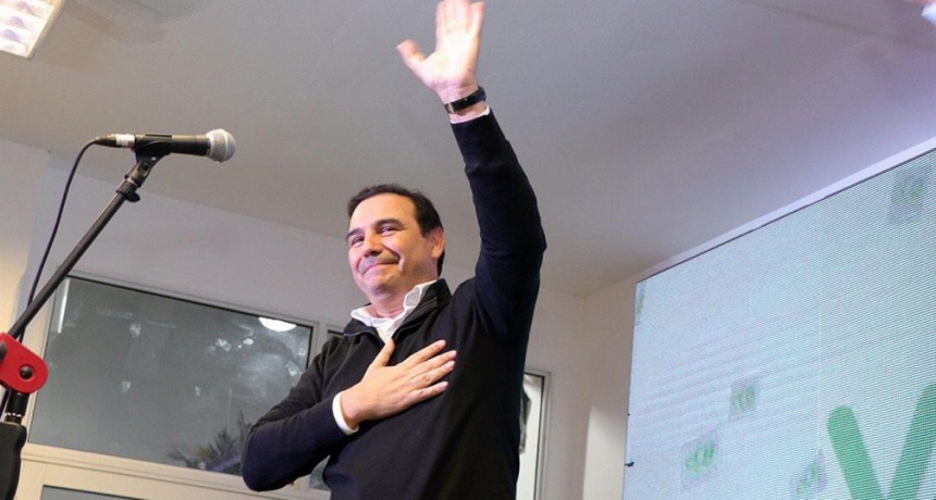 Vald&eacute;s arras&oacute; en las legislativas