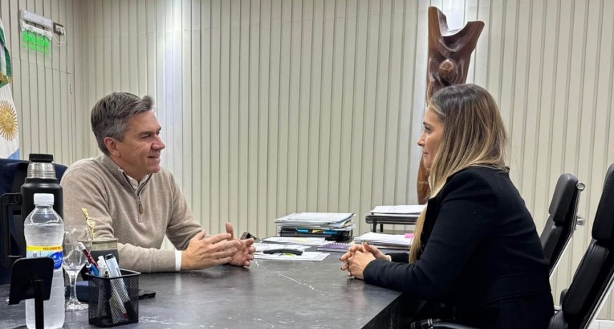 La intendente  Claudia Panzardi fue recibida por el gobernador Zdero y lo invit&oacute; a los festejos por el aniversario de Laguna Blanca