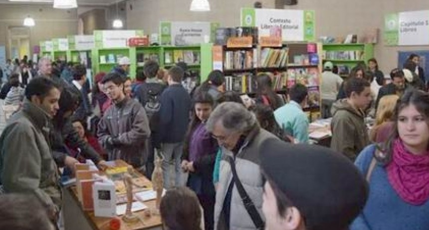 &iquest;Ferias del libro u hogueras de vanidades?
