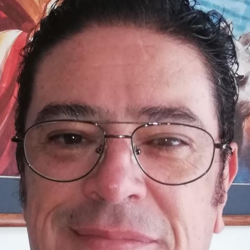 "El fil&oacute;sofo debe de salir de la universidad". 