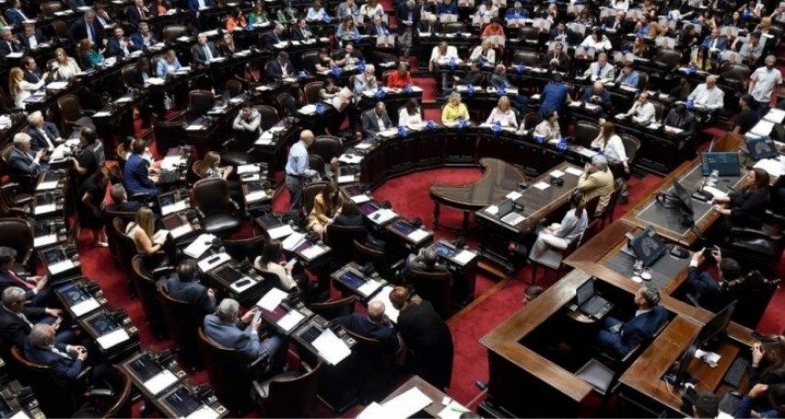 La tarea de legislar: planteo plat&oacute;nico y problematizaci&oacute;n kantiana.