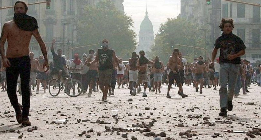 Los Pol&iacute;ticos del 2001 y su maridaje con la democracia que estall&oacute;.-