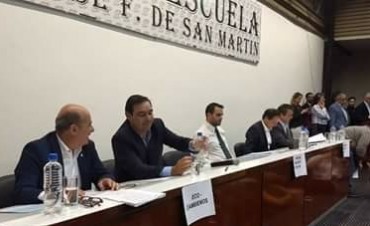 Una muestra cabal de nuestra falta de cultura democr&aacute;tica (Suspensi&oacute;n del debate).